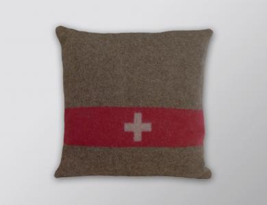Eskimo Swiss army pillowt